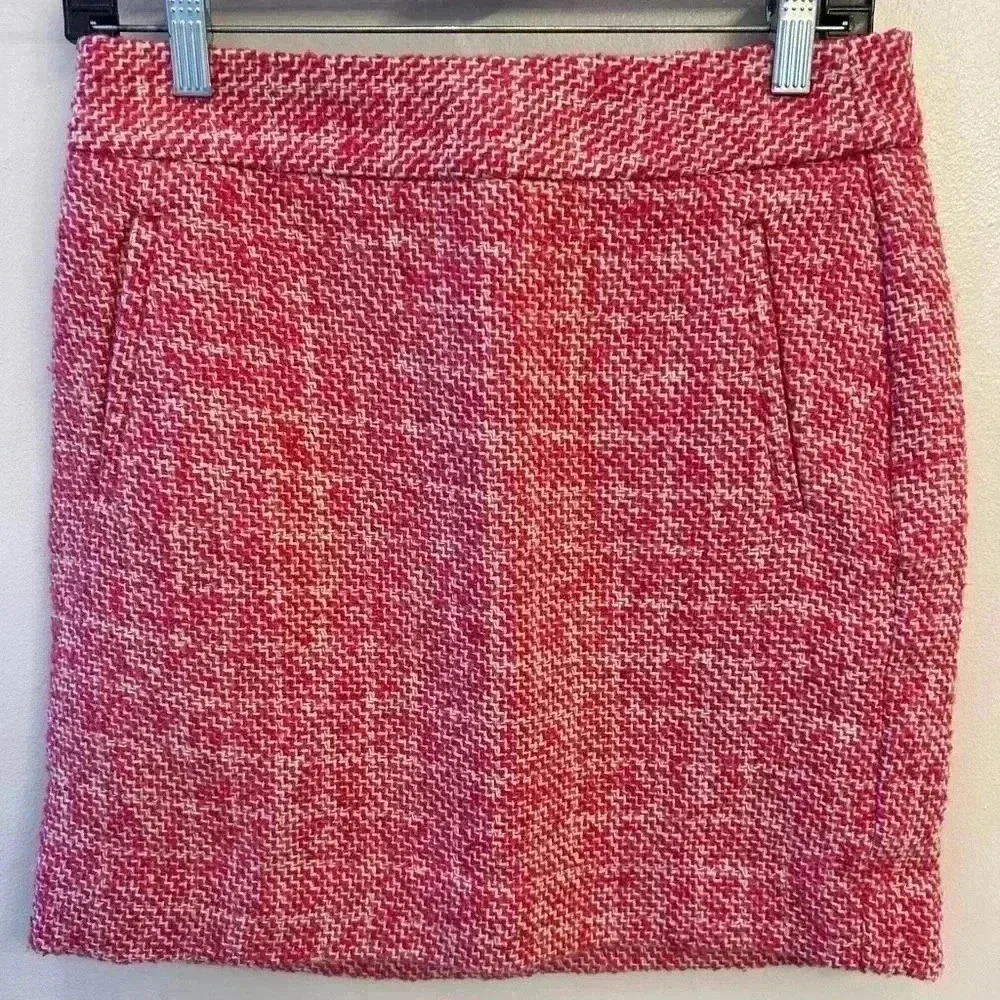 Banana Republic hot pink tweed wool
Skirt woman's size 2